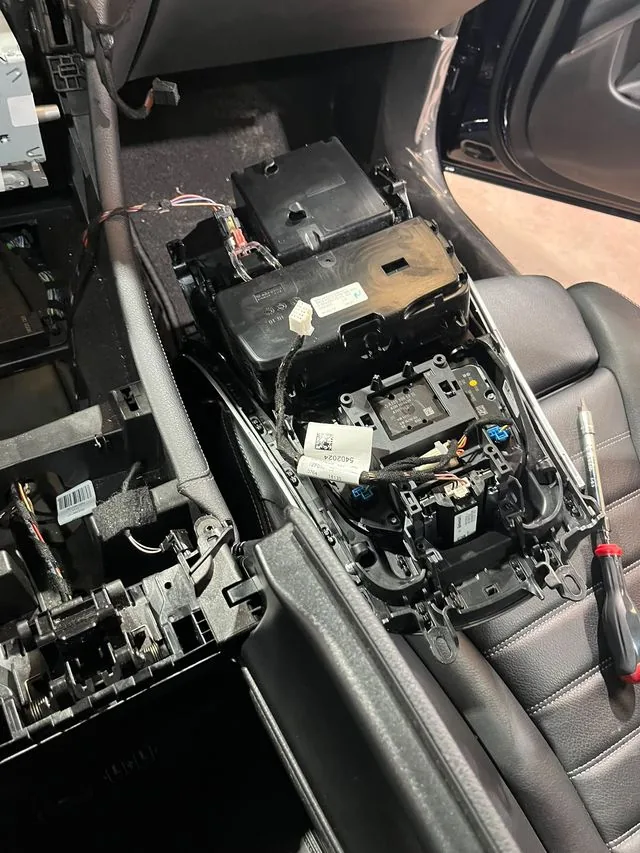 Mercedes GLC démontage console