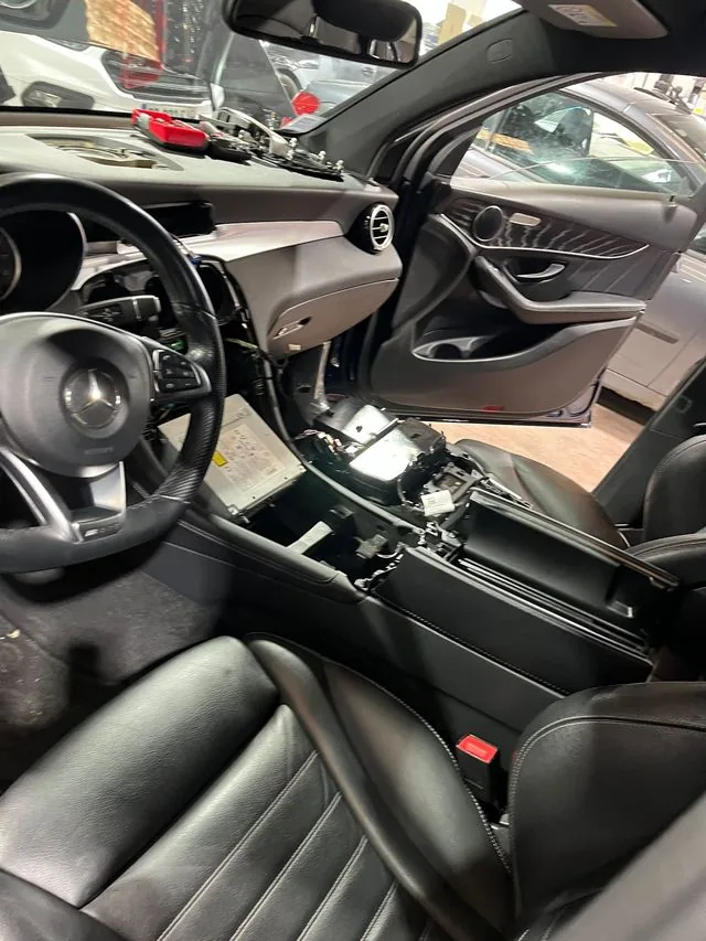 Mercedes GLC tableau de bord déposé
