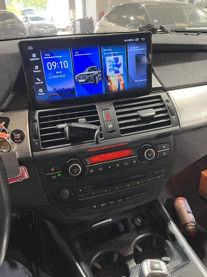 BMW X5 E70 écran CarPlay installé